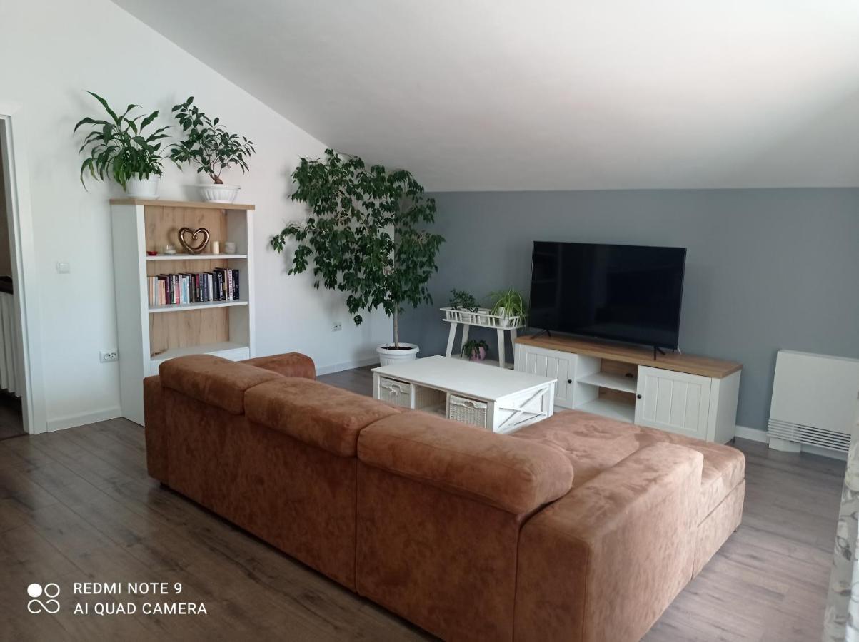 Appartamento Уютна Къща Sliven Esterno foto